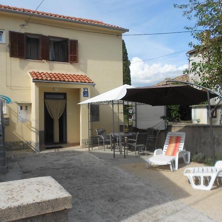 Holiday Home Mery By El-Pi Tours Malinska Exterior photo