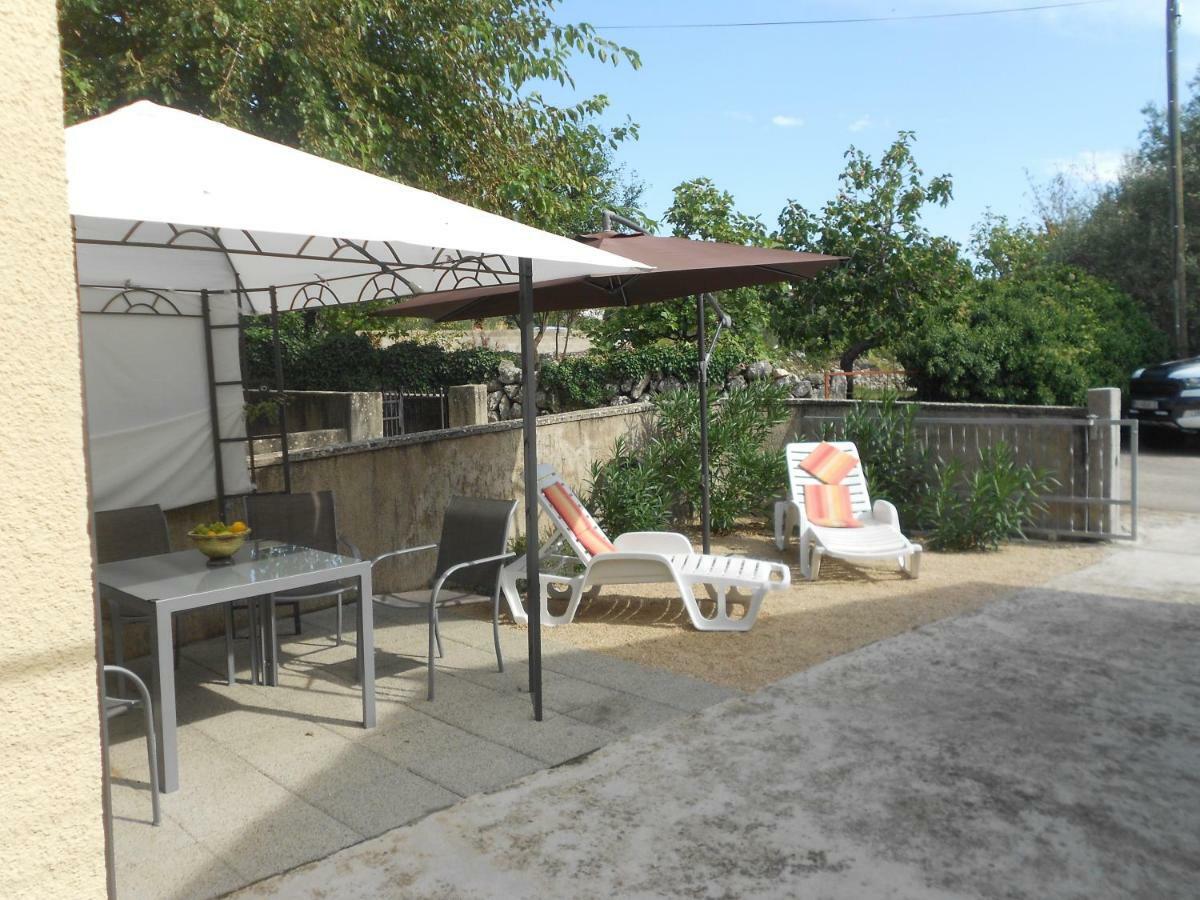 Holiday Home Mery By El-Pi Tours Malinska Exterior photo