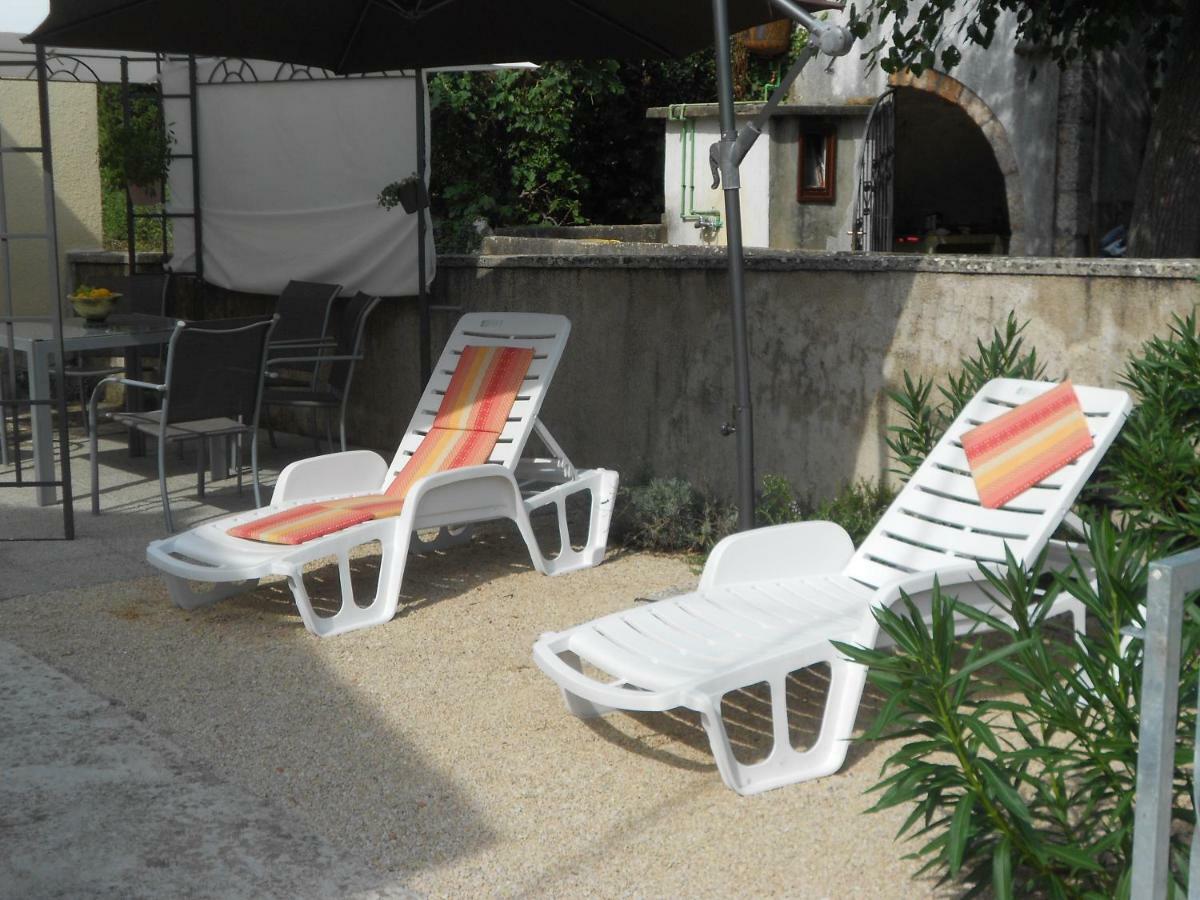 Holiday Home Mery By El-Pi Tours Malinska Exterior photo